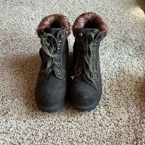 Boots brand new